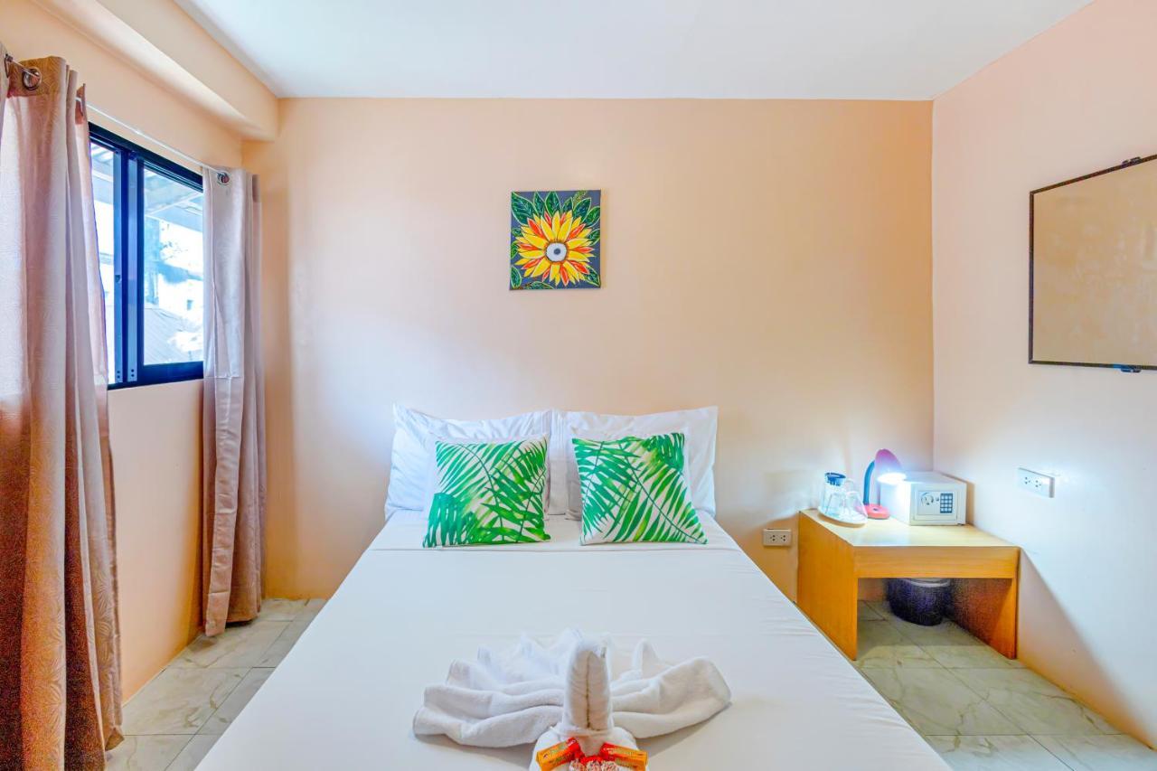 White Shamrock Beach Hotel Balabag  Εξωτερικό φωτογραφία