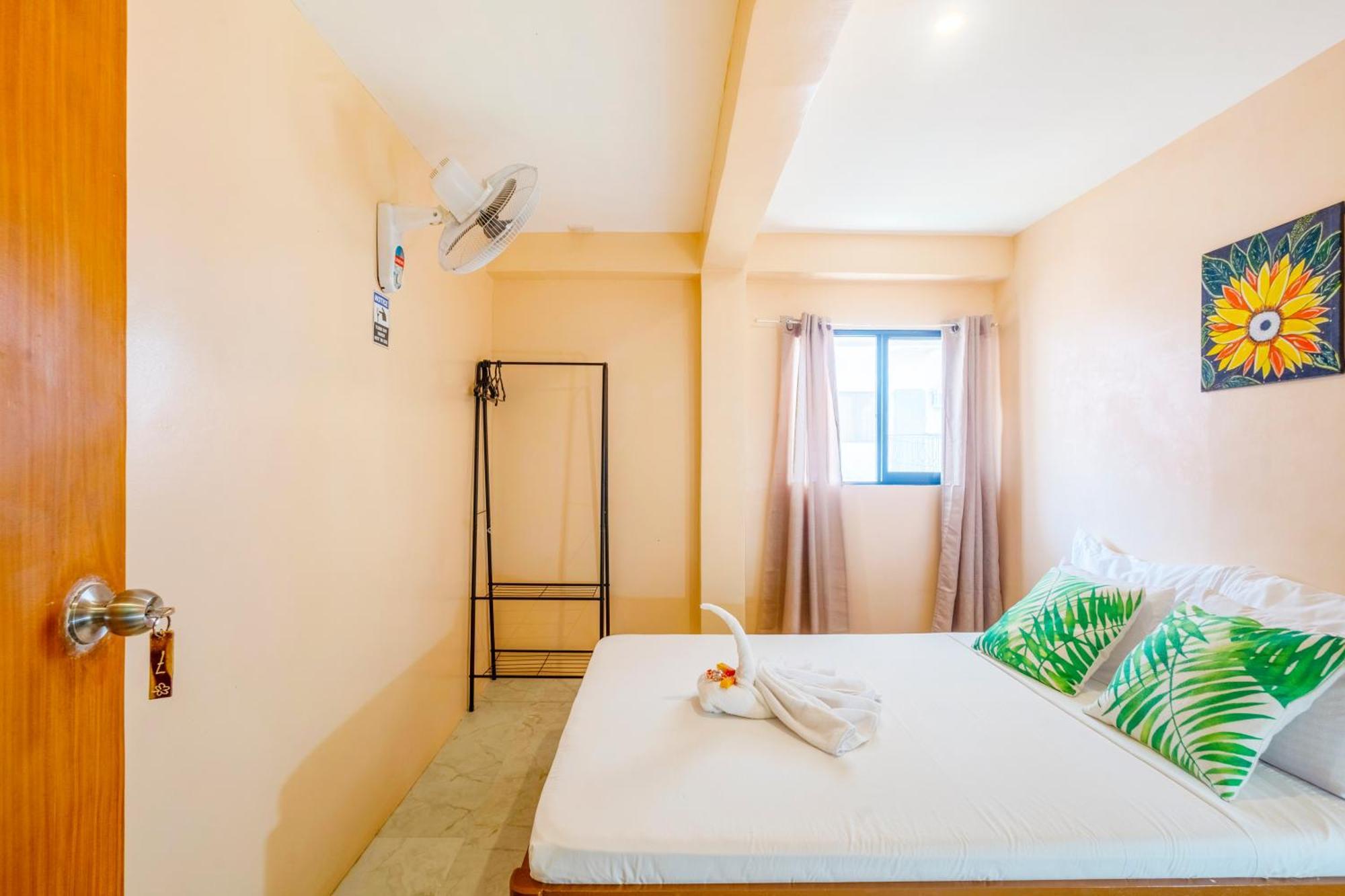 White Shamrock Beach Hotel Balabag  Δωμάτιο φωτογραφία